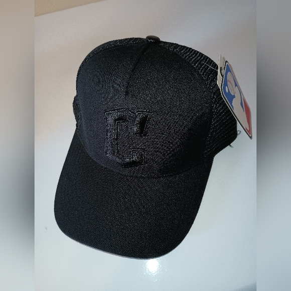 Black Cleveland Guardians snapback Pro Standard - Picture 1 of 8